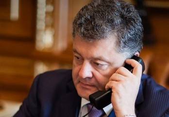 Порошенко обсудил с Путиным по телефону освобождение удерживаемых в РФ и ОРДЛО украинских военных