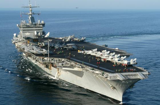 Авианосец ВМС США "Гарри Трумэн" во главе ударной группы в среду отправится в направлении Ближнего Востока
