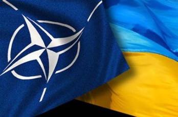 Порошенко поручил подготовить поправки в Конституцию о евроатлантических устремлениях Украины