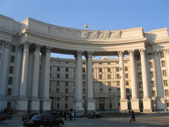 Украина намерена открыть новые визовые центры за рубежом до 1 августа