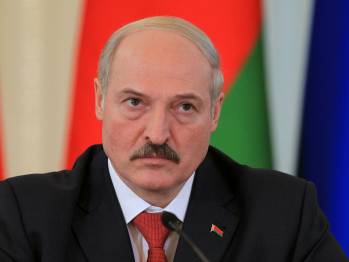 Лукашенко заявил о возврате "холодной войны", в которой Беларусь должна удерживать равновесие внутри страны