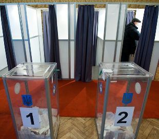 Почти 50% переселенцев готовы голосовать на будущих всеукраинских выборах – опрос IFES