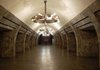 У Києві через повідомлення про замінування закрили станцію метро "Театральна"