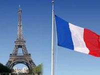 Франція намагається переконати Європу впровадити заборону на імпорт нафти з РФ