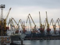 В украинских портах заблокированы 22 млн. тонн продовольствия – Зеленский