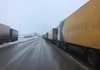 Біля пунктів пропуску з Польщею вже другу добу простоює до 500 вантажівок