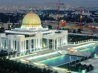 В Туркменистане стартовала избирательная кампания по внеочередным выборам президента страны