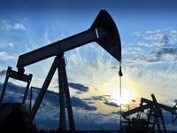 Макрон оголосив про початок роботи Заходу над встановленням стелі цін нафти та газу РФ