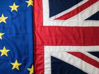 Políticos de la Unión Europea y Reino Unido acogen con satisfacción el acuerdo de Bruselas y Londres sobre las relaciones futuras