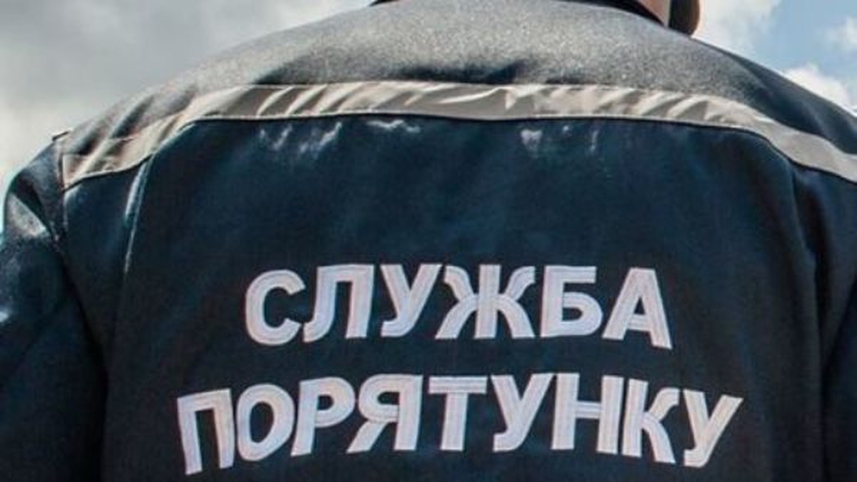 Двоє співробітників ДСНС постраждали внаслідок обстрілів на Донбасі минулої доби