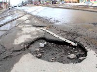 "Укравтодор" выбрал 3 компании для ремонта дороги от Северодонецка до Станицы Луганской, работы планируют начать в начале апреля