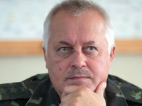 Урегулировать ситуацию на Донбассе лишь исполнением Минских соглашений проблематично, считает экс-начальник Генштаба Замана