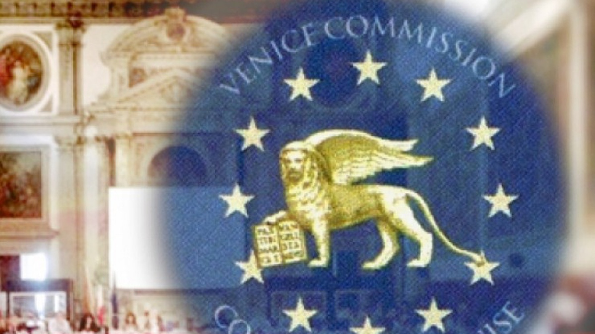 Разумков направив законопроект про олігархів до Венеціанської комісії