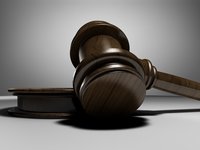 Суд продовжив тримання під вартою обвинувачуваних у пожежі в харківському нелегальному будинку престарілих