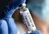 Pfizer и BioNTech начали испытания вакцины от штамма "омикрон" коронавируса среди лиц 18-55 лет