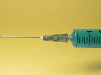 Pfizer і BioNTech подадуть заявку на схвалення бустерної дози вакцини проти COVID-19 для осіб 16 і 17 років