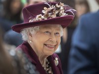 Здоровье королевы Елизаветы II в отменном состоянии - Джонсон