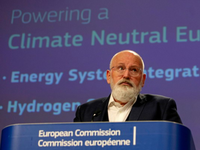 Европейские компании должны оплачивать природный газ РФ исключительно в евро - вице-президент ЕК