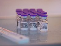 Украина получила еще почти 190 тыс. доз вакцины Pfizer от коронавируса