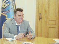 Данілов спростував інформацію про ослаблення санкцій проти Медведчука і купівлю пов'язаної з нардепом мережі АЗС комерційною структурою