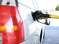 Предельная цена бензина и дизтоплива в Украине на конец декабря незначительно увеличена