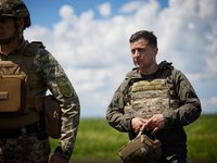 Зеленский на Донбассе: важно услышать из первых уст о ситуации на линии фронта и рассказать защитникам, что мы делаем для мира