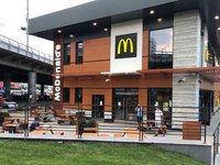 McDonalds відзначає 25-річчя роботи в Україні із зачиненими ресторанами