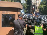 Правоохоронці повідомили про підозру двом львів'янам, учасникам бійки і побиття фотокореспондента під будівлею Офісу президента