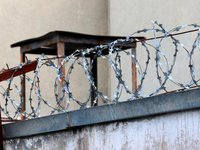 Российские оккупанты удерживают не менее трех тысяч мариупольцев в фильтрационной тюрьме в Еленовке – Андрющенко