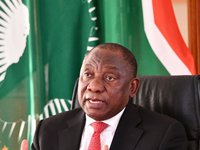 Президент ЮАР призвал отменить введенные рядом стран ограничения на авиасообщение с южноафриканскими государствами