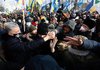 Сторонники Порошенко завершили акцию возле Офиса президента
