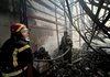 В Харькове спасатели потушили масштабный пожар, возникший на складах в результате вражеских обстрелов