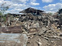 На Харьковщине из-за вражеских обстрелов горели частные дома, гараж и склады
