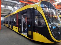 Київ отримав три нові трисекційні трамваї - КМДА