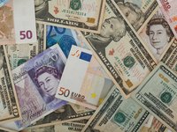 "Чистая" продажа валюты Нацбанком на этой неделе снизилась до $321,8 млн и EUR29,7 млн