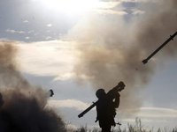 Російські окупанти продовжують обстрілювати позиції ЗСУ на Донбасі та в південних областях, завдають ракетних ударів по цивільних об'єктах у всій країні