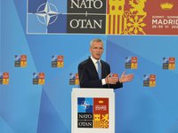 Украина может рассчитывать на поддержку НАТО столько, сколько этого потребуется – Столтенберг по итогам заседания саммита с Зеленским