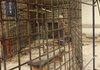 Оккупанты планируют провести самосуд над пленными в Мариуполе, в здании театра собирают клетки