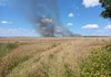 Из-за вражеских обстрелов на Харьковщине горело поле с пшеницей, повреждены предприятия и другие объекты